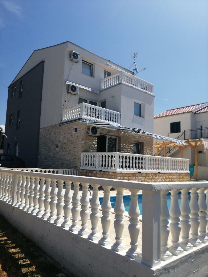 Kuca Za Odmor Postonjski ماسلينتسا المظهر الخارجي الصورة