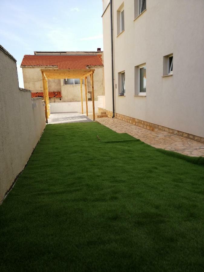 Kuca Za Odmor Postonjski ماسلينتسا المظهر الخارجي الصورة